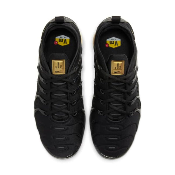 Nike Air VaporMax Plus
"Black & Metallic Gold"